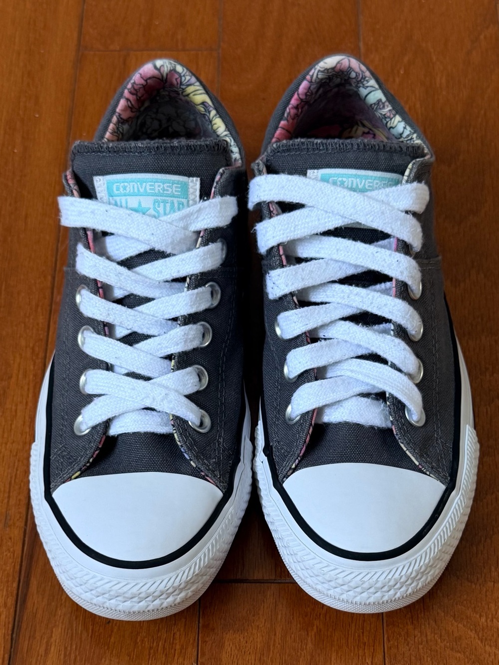 7W Converse All Star - Gray Canvas Low-Top Sneakers with White Toe